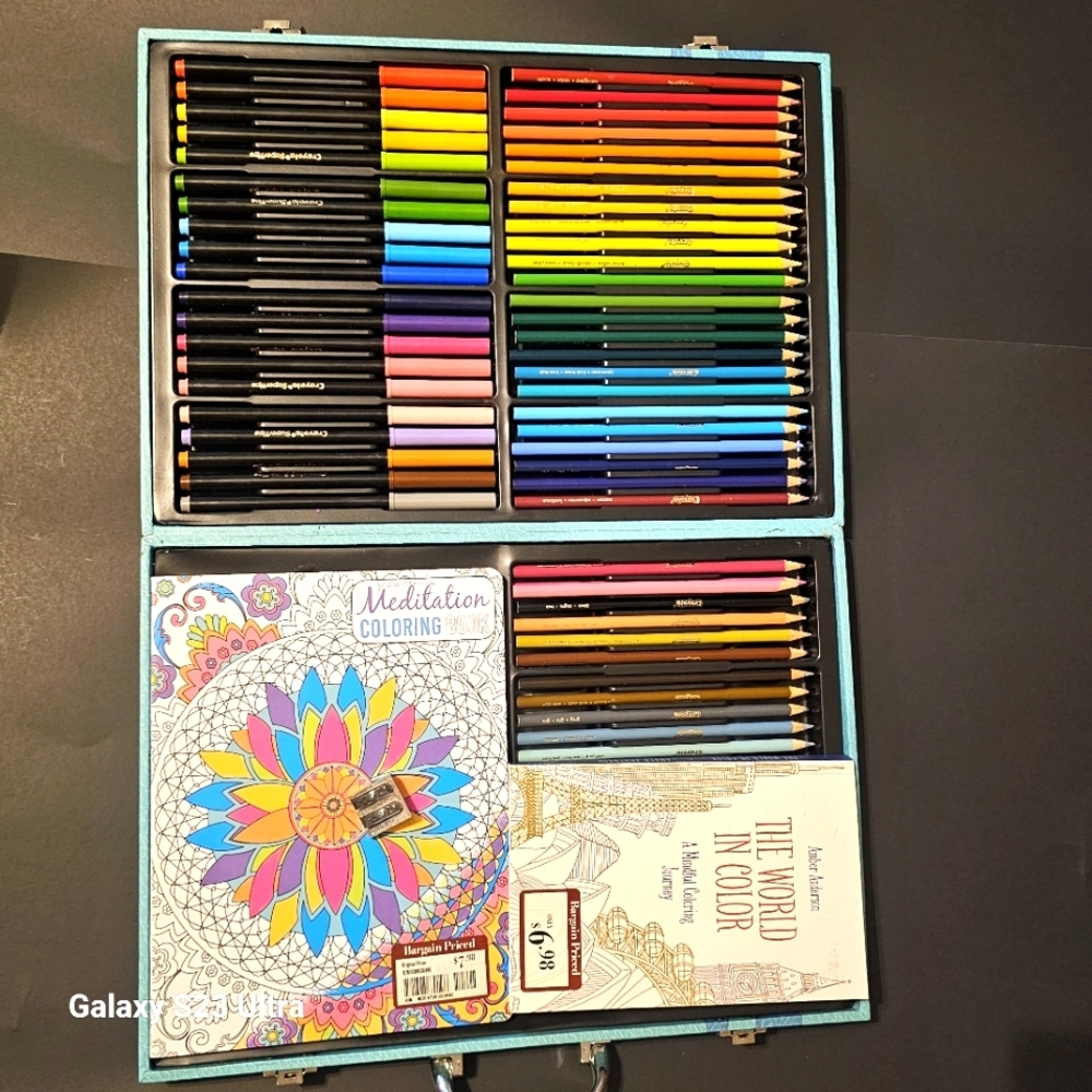 Crayola Art Set Case Includes 36 Colored Pencils 2